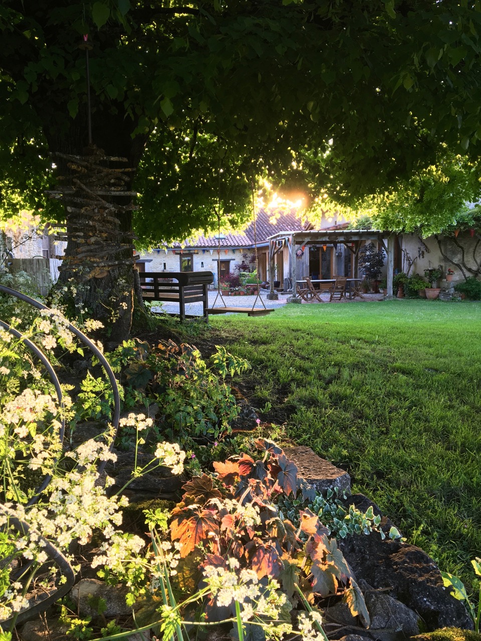 Farmhouse Vegetarian Bed and Breakfast, Cellefrouin, Charente